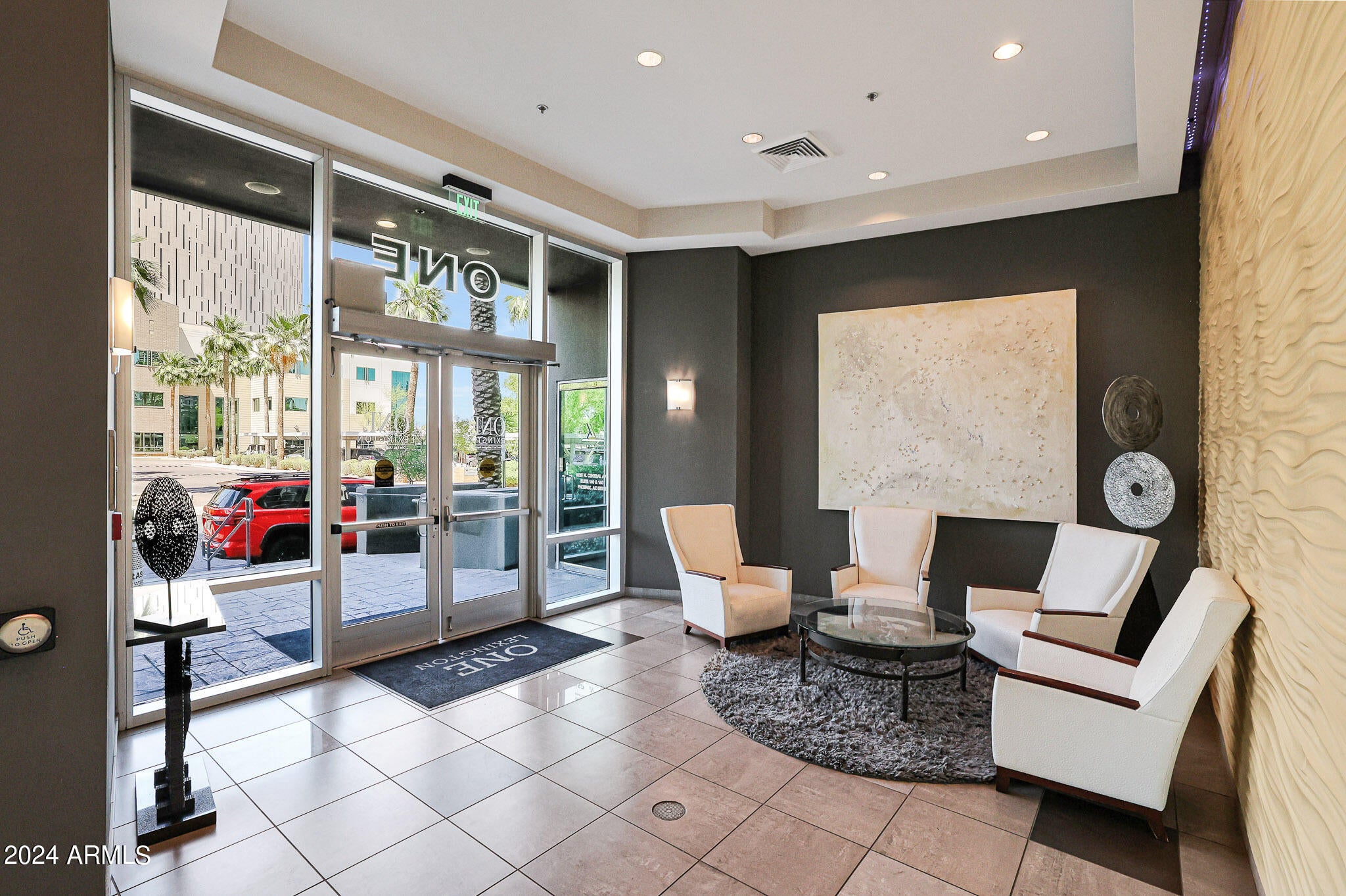 1 E LEXINGTON Avenue 304