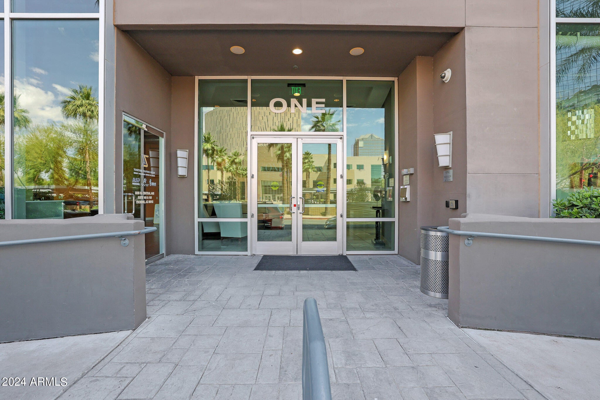 1 E LEXINGTON Avenue 304