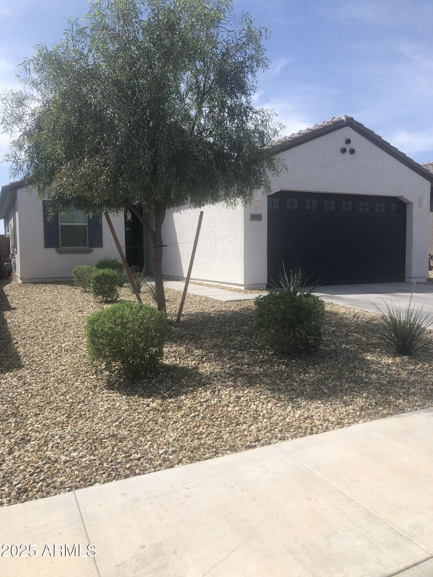 19443 W PIERSON Street