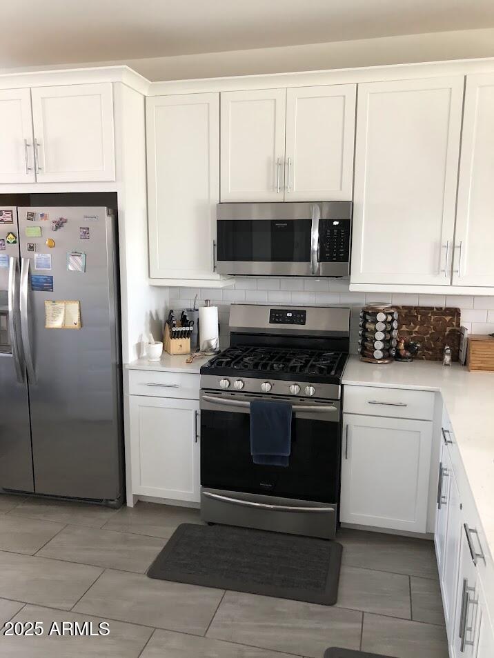 19443 W PIERSON Street