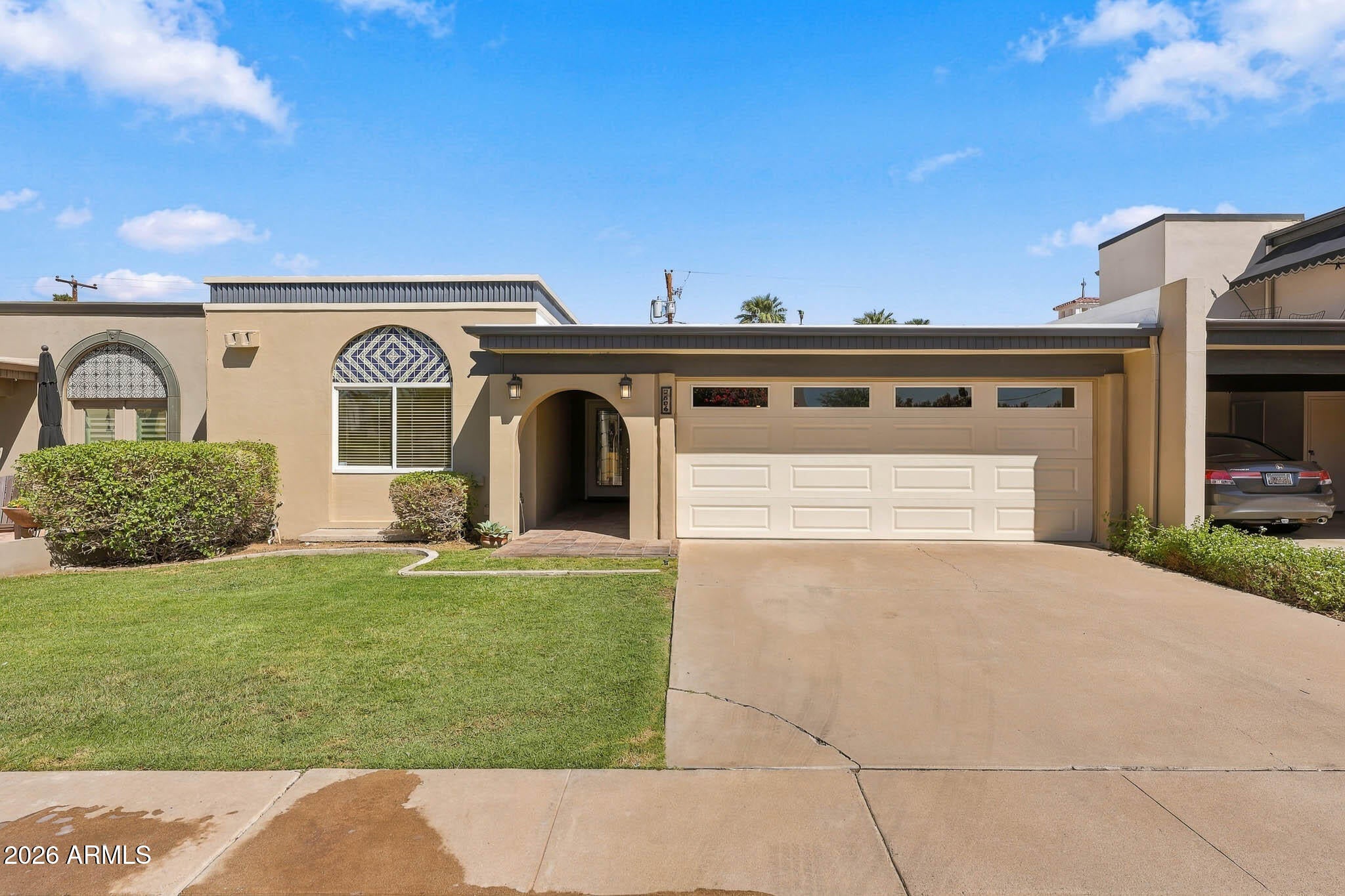 2606 E CRITTENDEN Lane