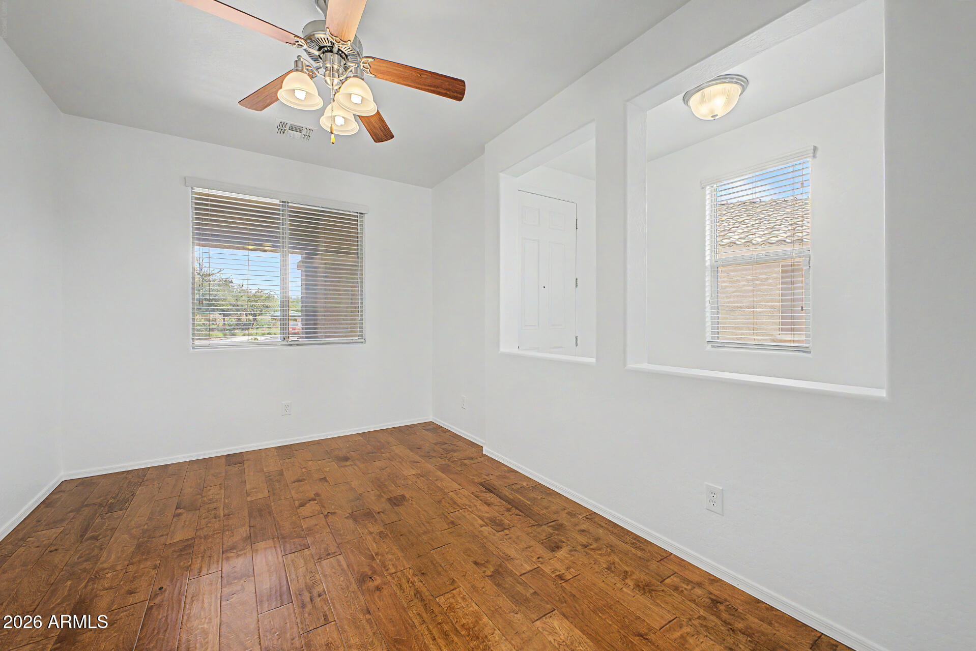 7029 W DESERT Lane