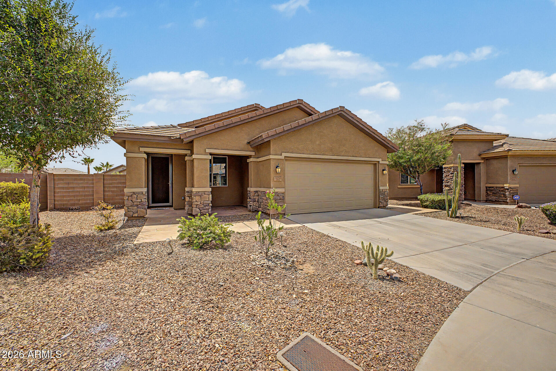 7029 W DESERT Lane