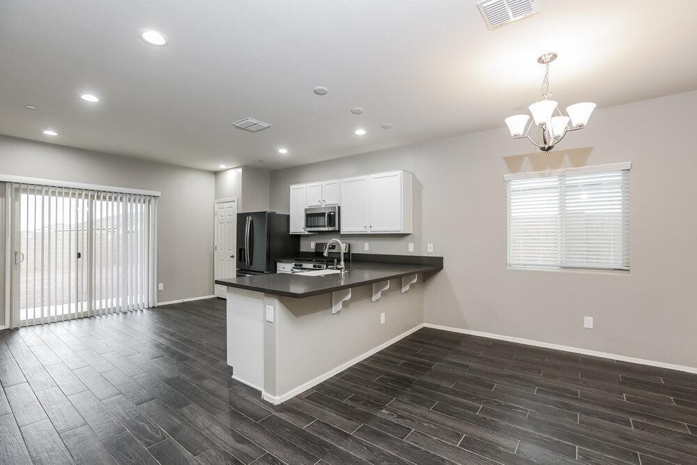 21221 W Hubbell Street