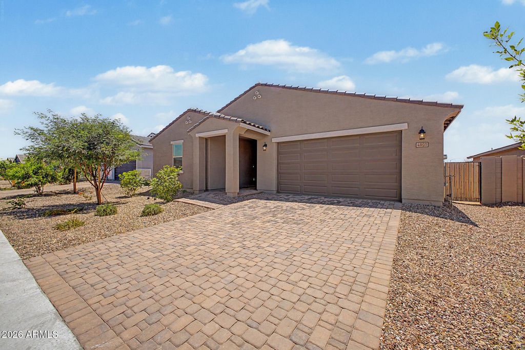Photo of 4901 W Hunter Trail, San Tan Valley, AZ 85144 (MLS # 7025526)