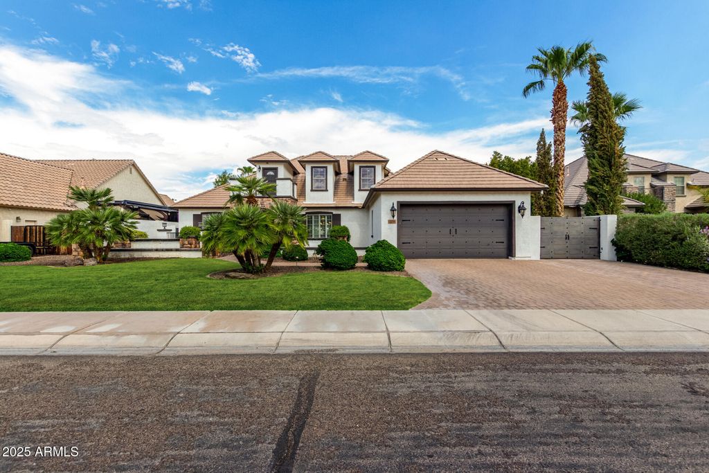 Photo of 12714 W Colter Street, Litchfield Park, AZ 85340 (MLS # 6916532)