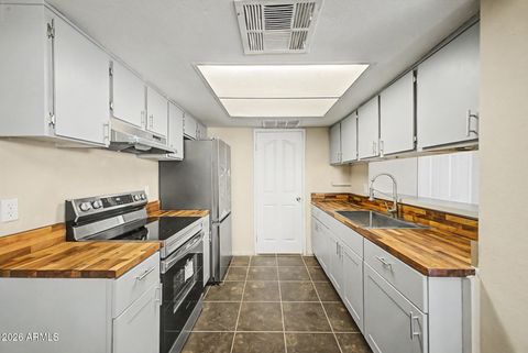 4016 S 44TH Place Phoenix AZ 85040