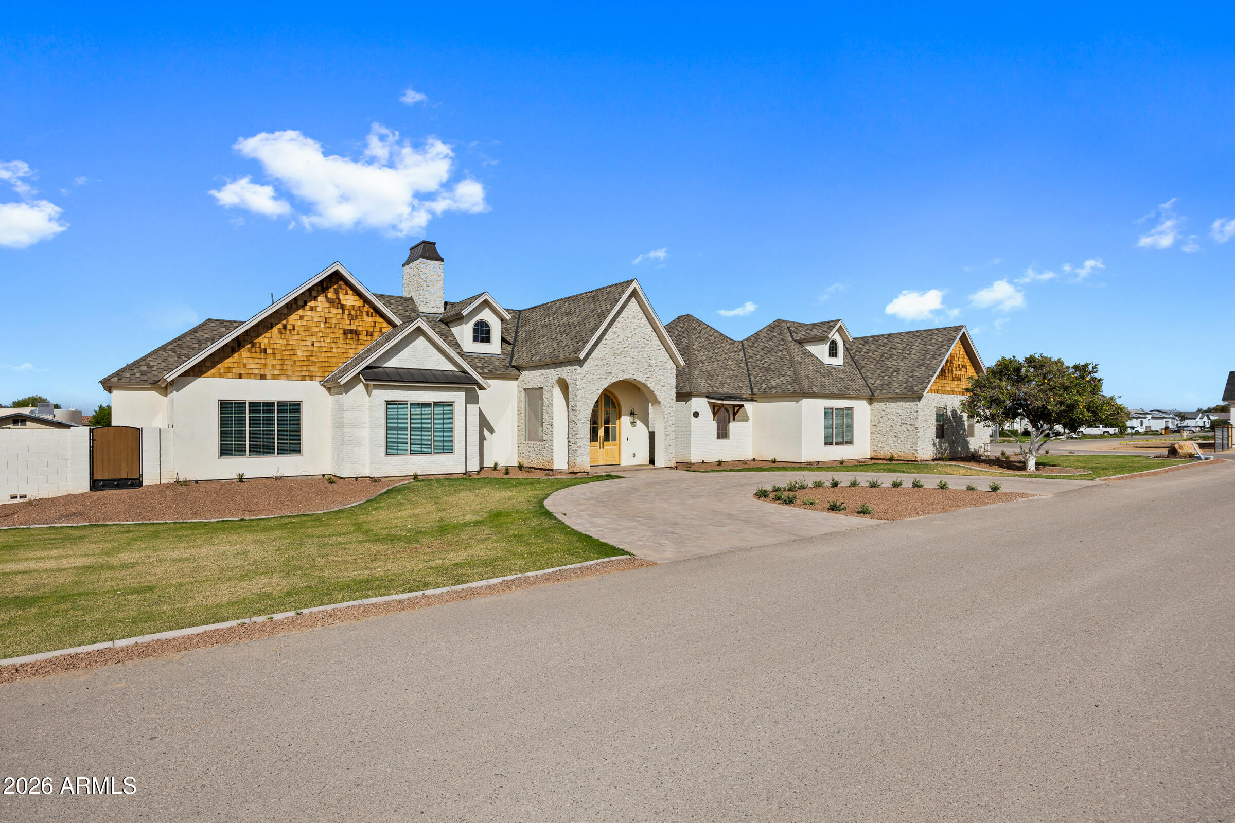 18212 E NAVAJO Drive