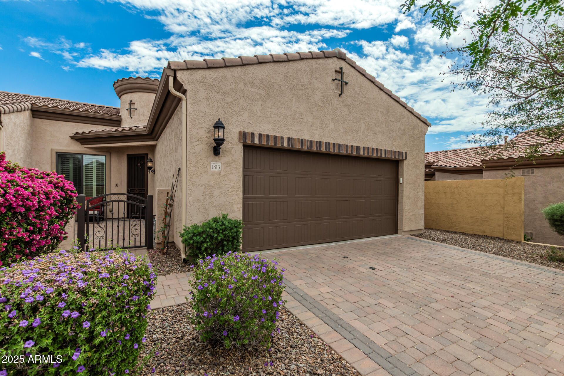 1813 N TROWBRIDGE --