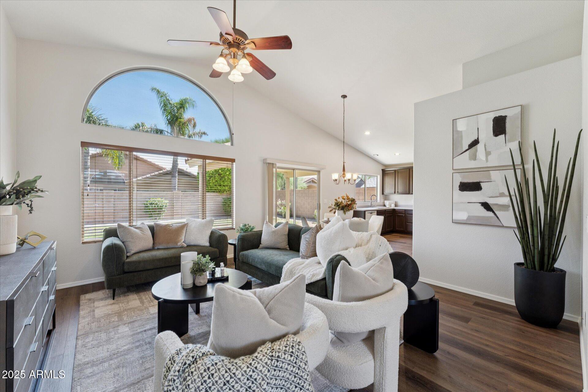 1029 E JASPER Drive