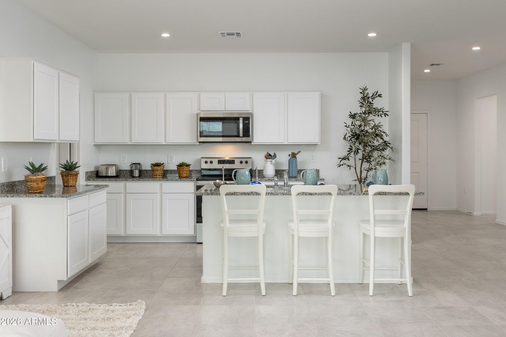 Photo of 1555 E Glazier Drive E, Casa Grande, AZ 85122 (MLS # 6977636)