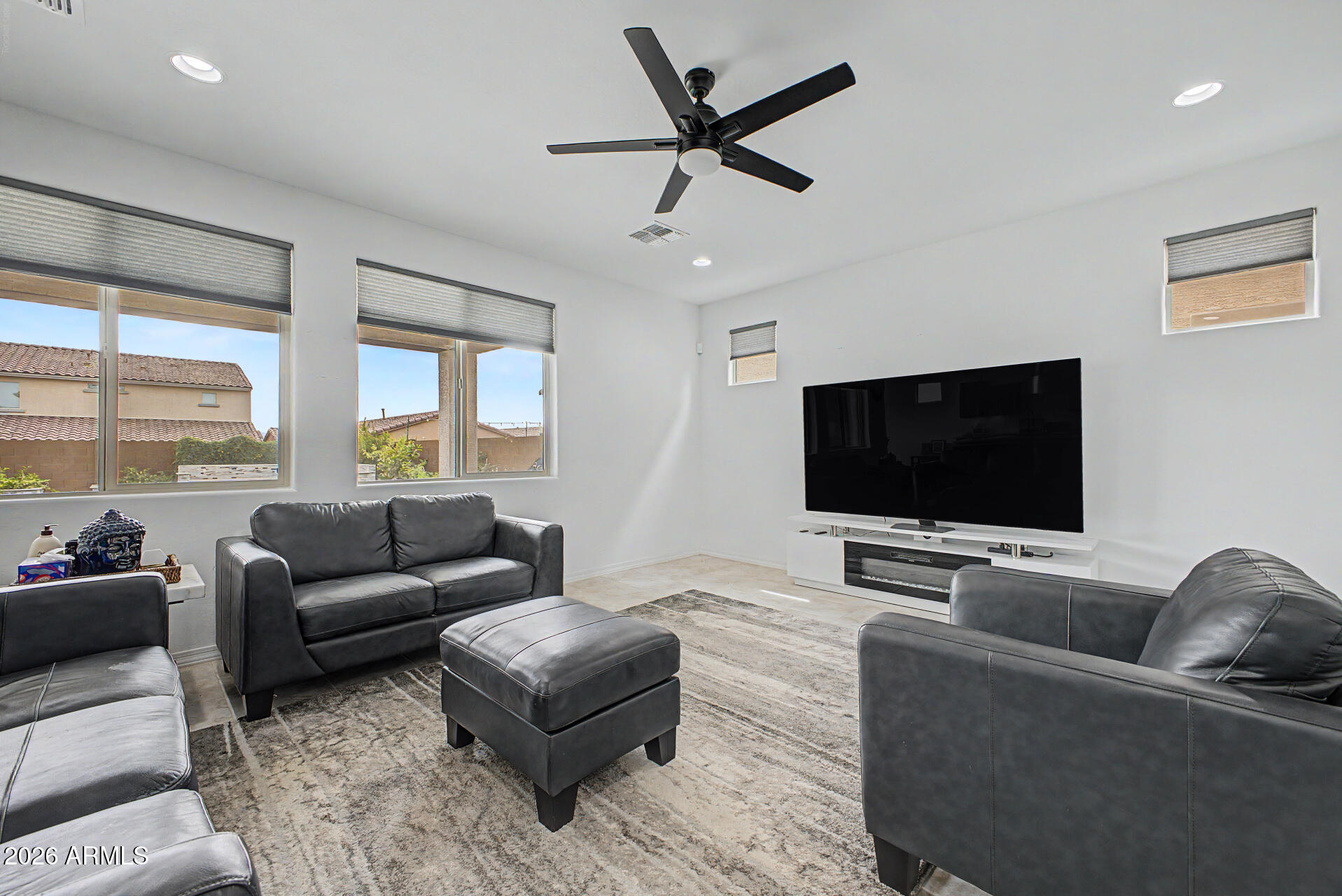 9015 W OREGON Avenue