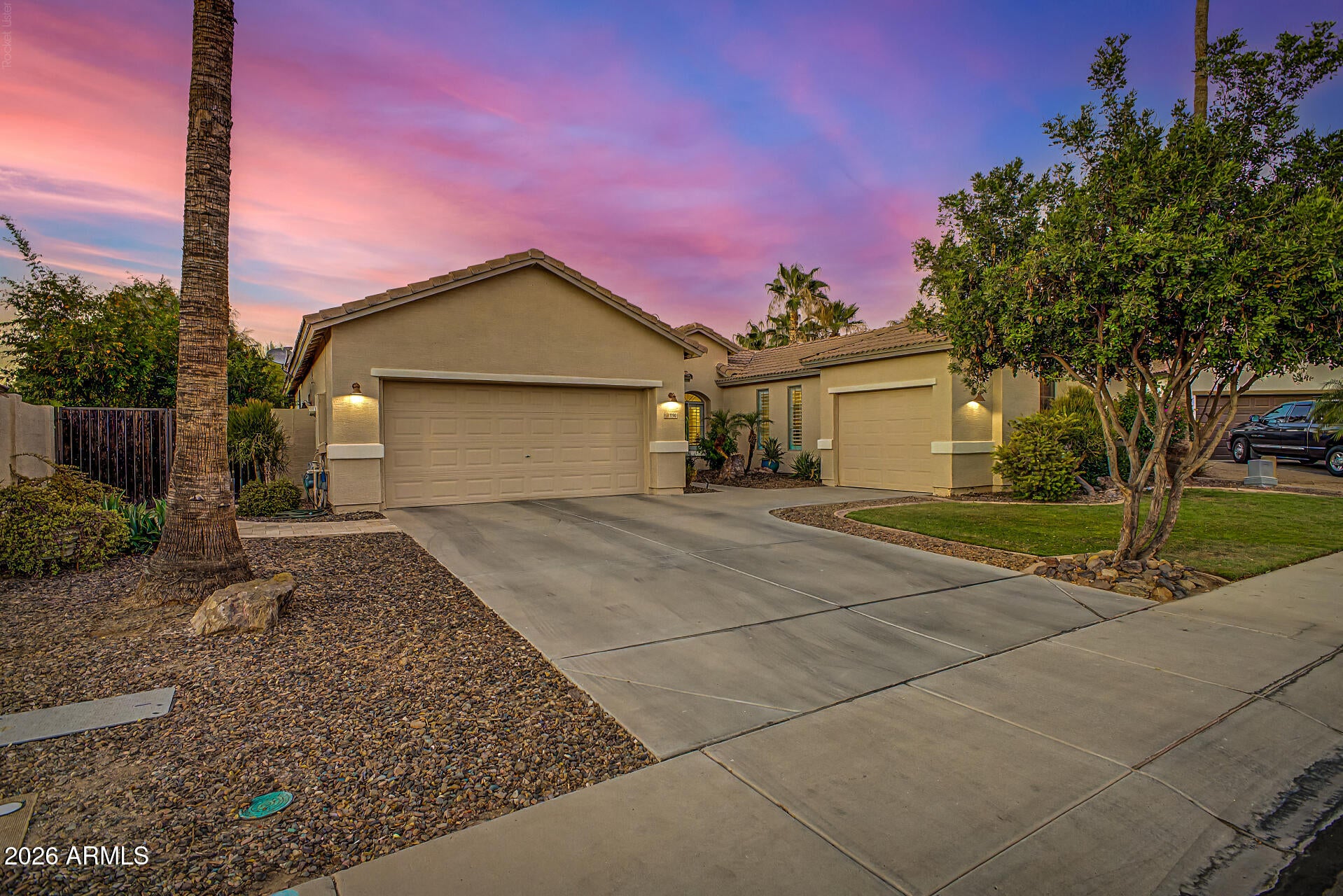 1748 E IRIS Drive