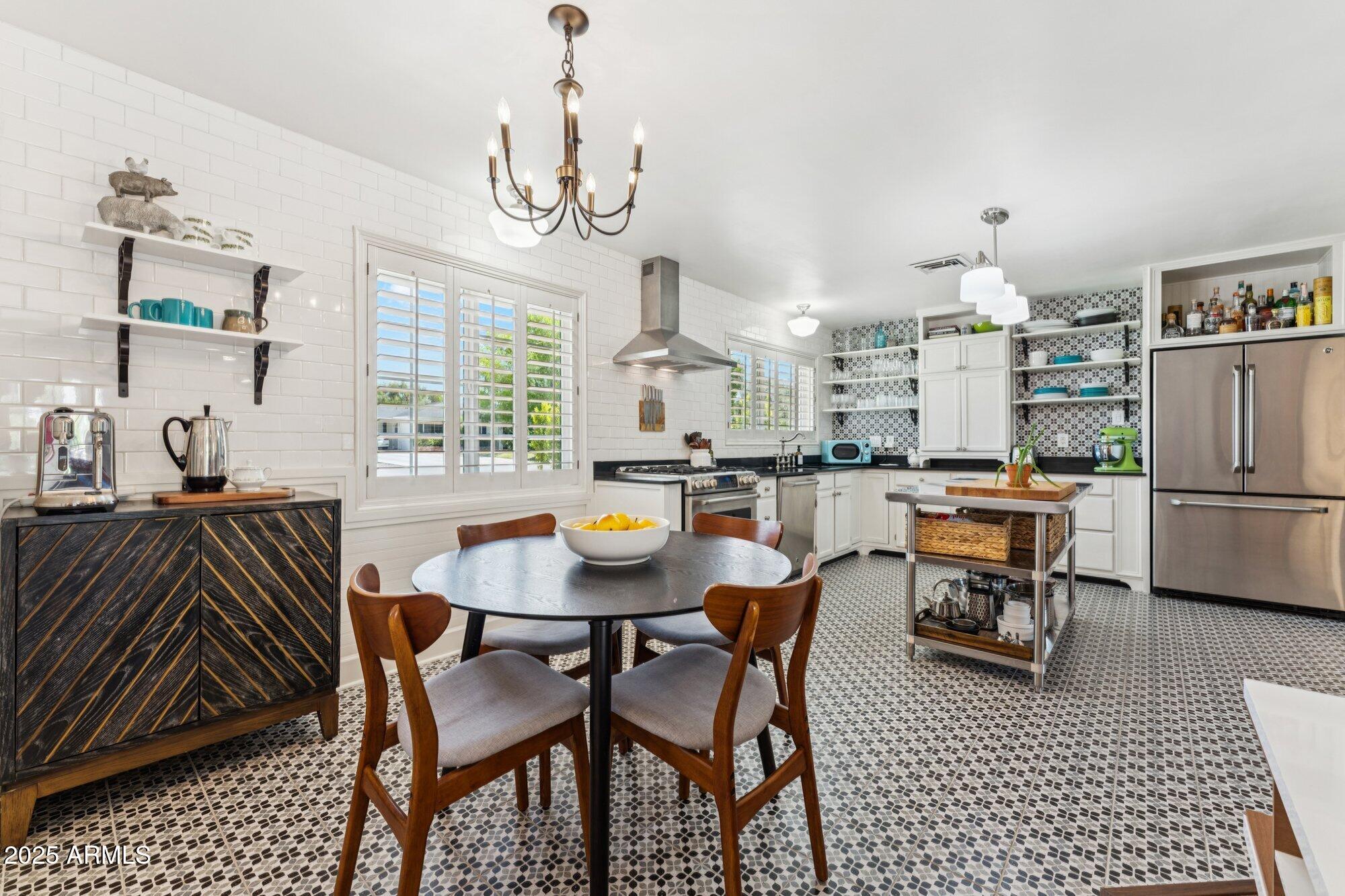 Phoenix, Arizona 85018, United States, 3 Bedrooms Bedrooms, ,2 BathroomsBathrooms,Residential,Active,154533