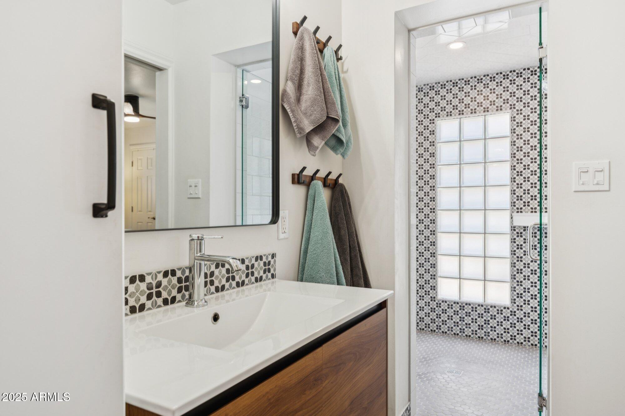 Phoenix, Arizona 85018, United States, 3 Bedrooms Bedrooms, ,2 BathroomsBathrooms,Residential,Active,154533