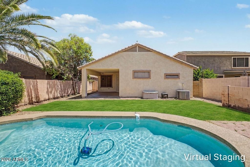 Photo of 910 S Nielson Street, Gilbert, AZ 85296 (MLS # 7021469)