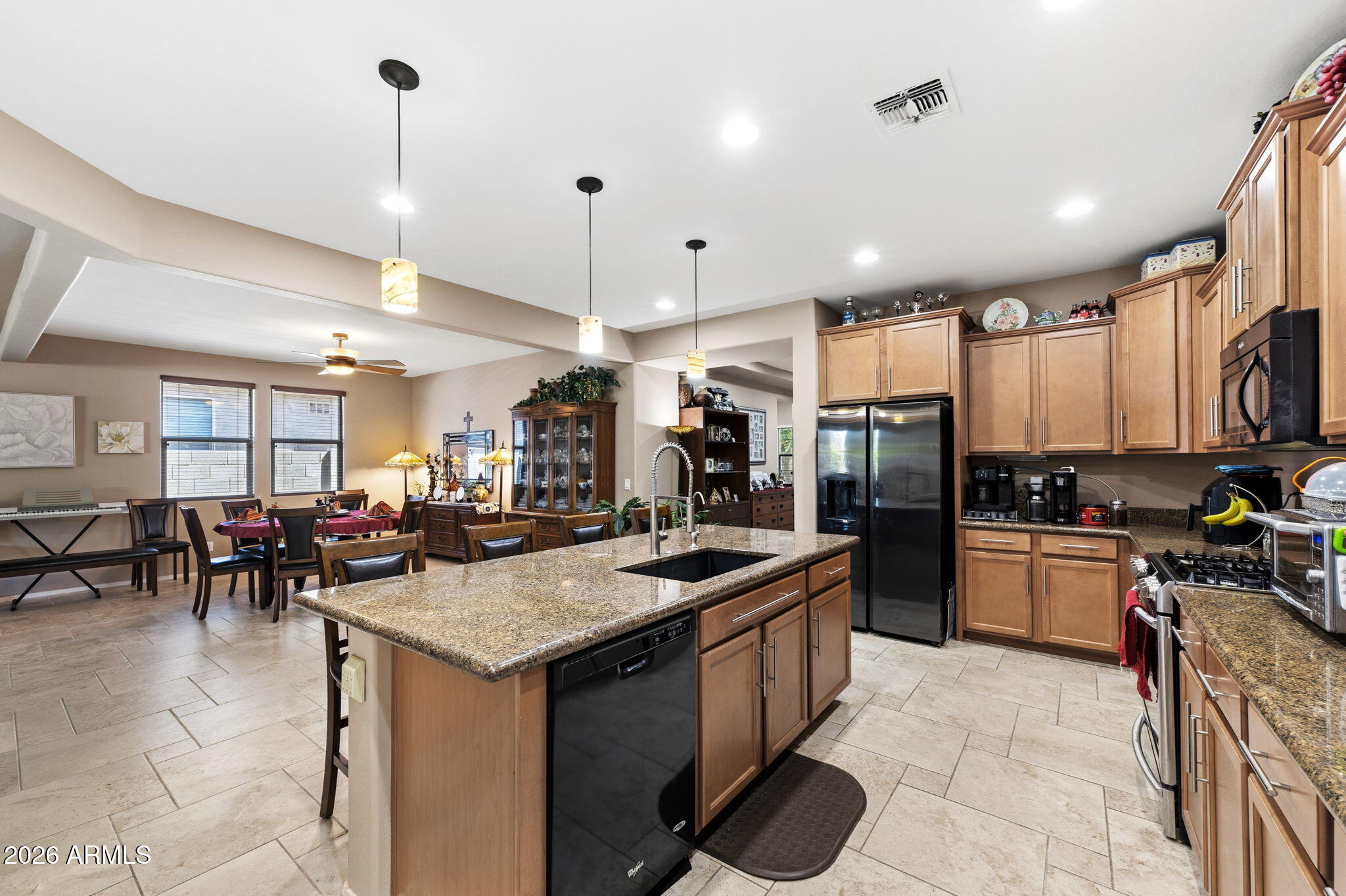 2482 W ARROYO Way