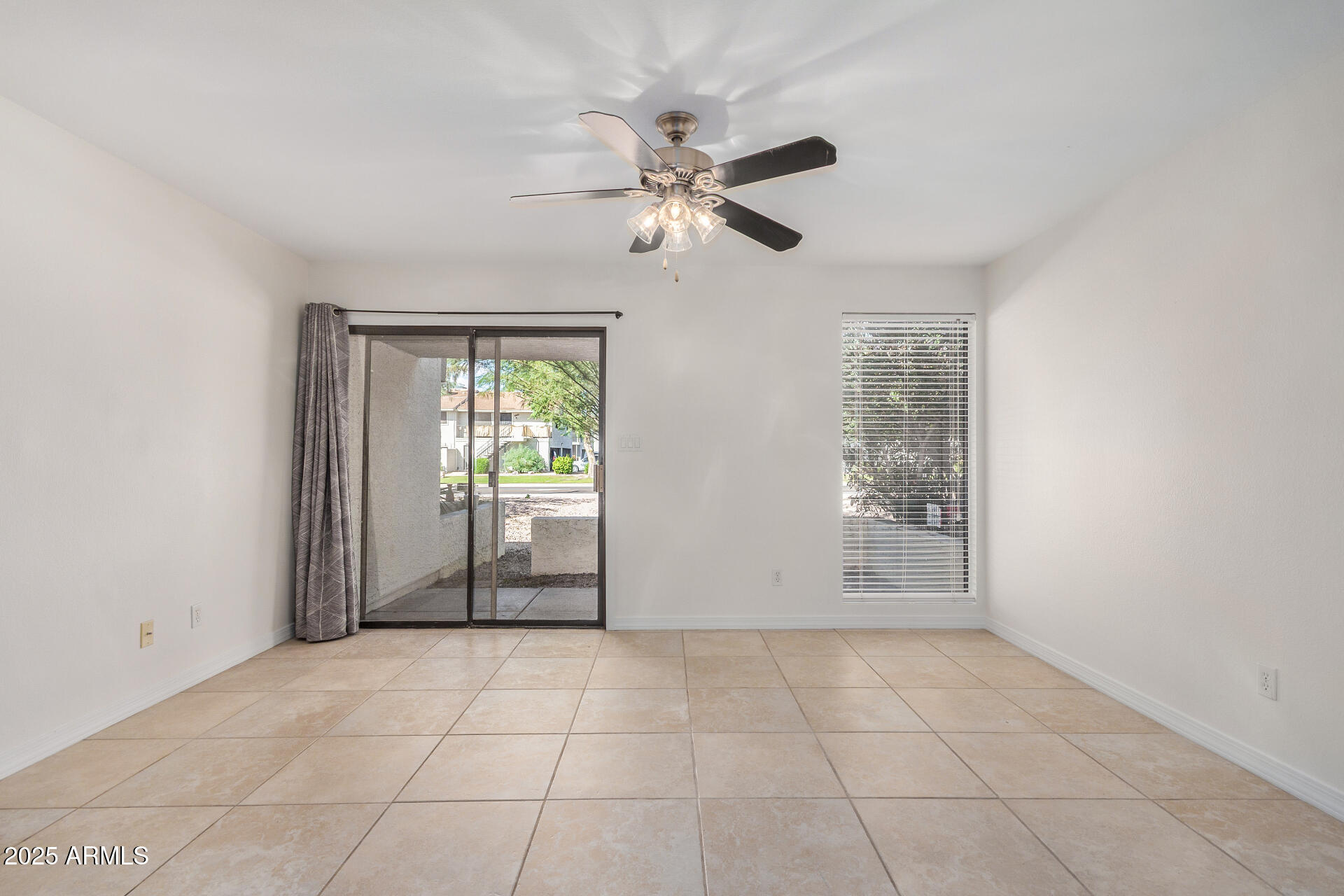 985 N GRANITE REEF Road 172