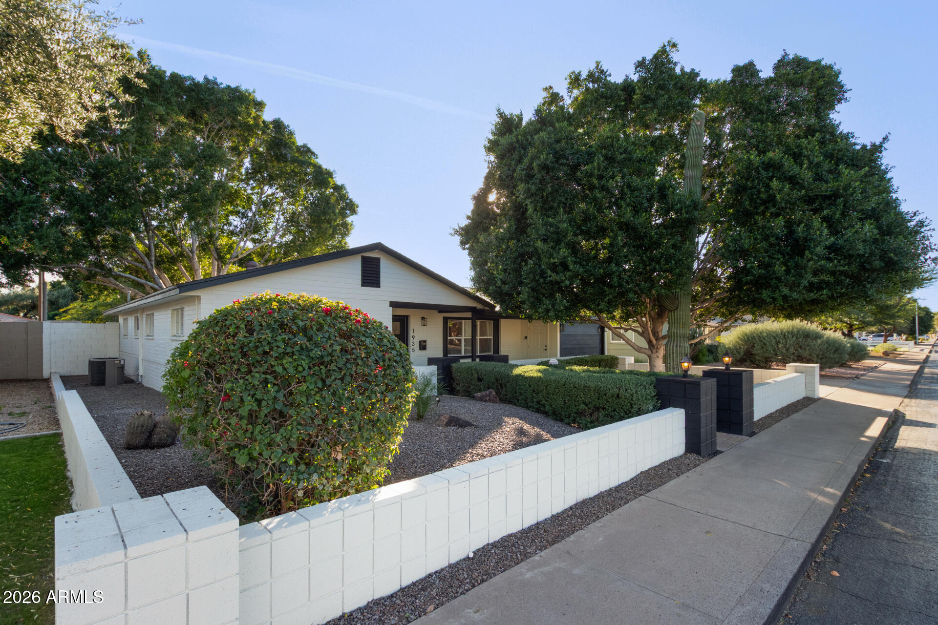 1935 E COOLIDGE Street