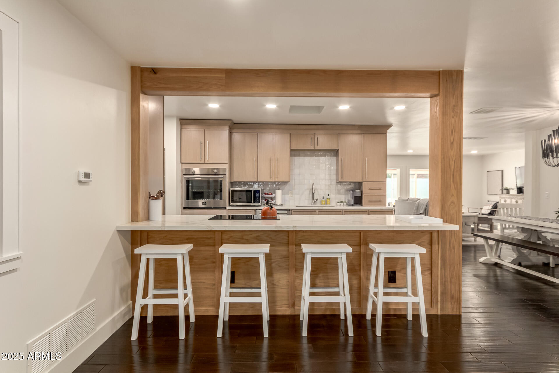 1935 E COOLIDGE Street