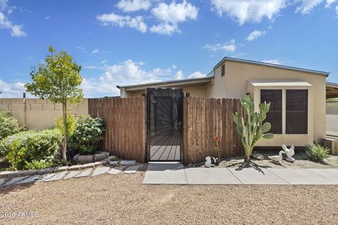 Photo of 3825 W Rose Garden Lane, Glendale, AZ 85308 (MLS # 7030647)