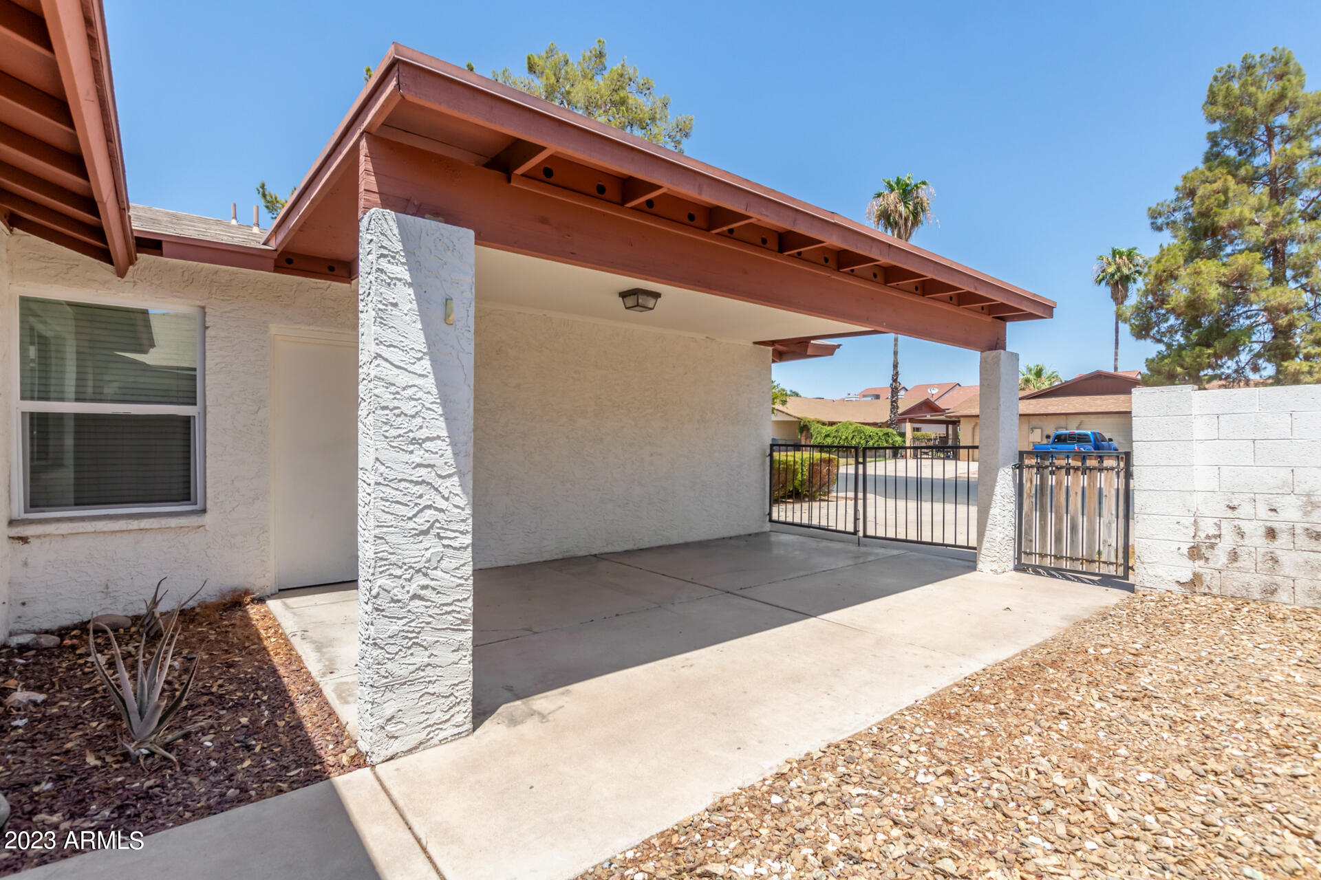 1947 E INTREPID Avenue