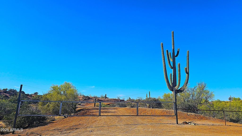 Photo of 1422 E Montello Road #-, Scottsdale, AZ 85262 (MLS # 7025270)