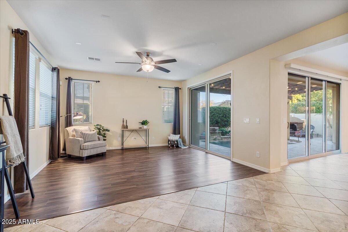 2387 N HERITAGE Street