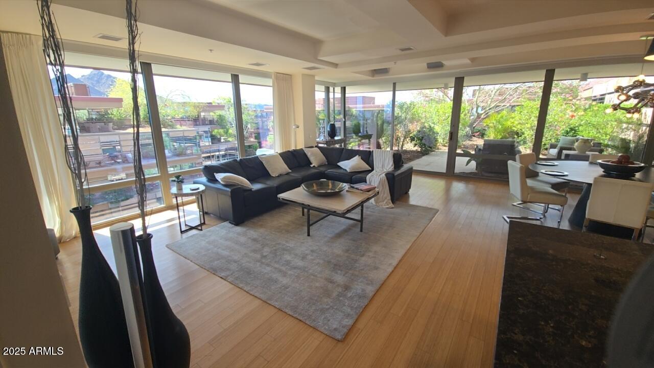 7147 E RANCHO VISTA Drive 7004