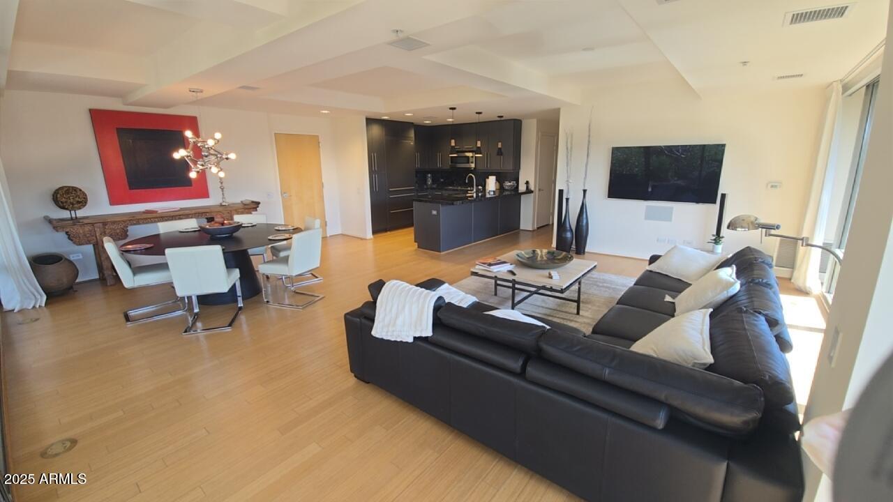 7147 E RANCHO VISTA Drive 7004