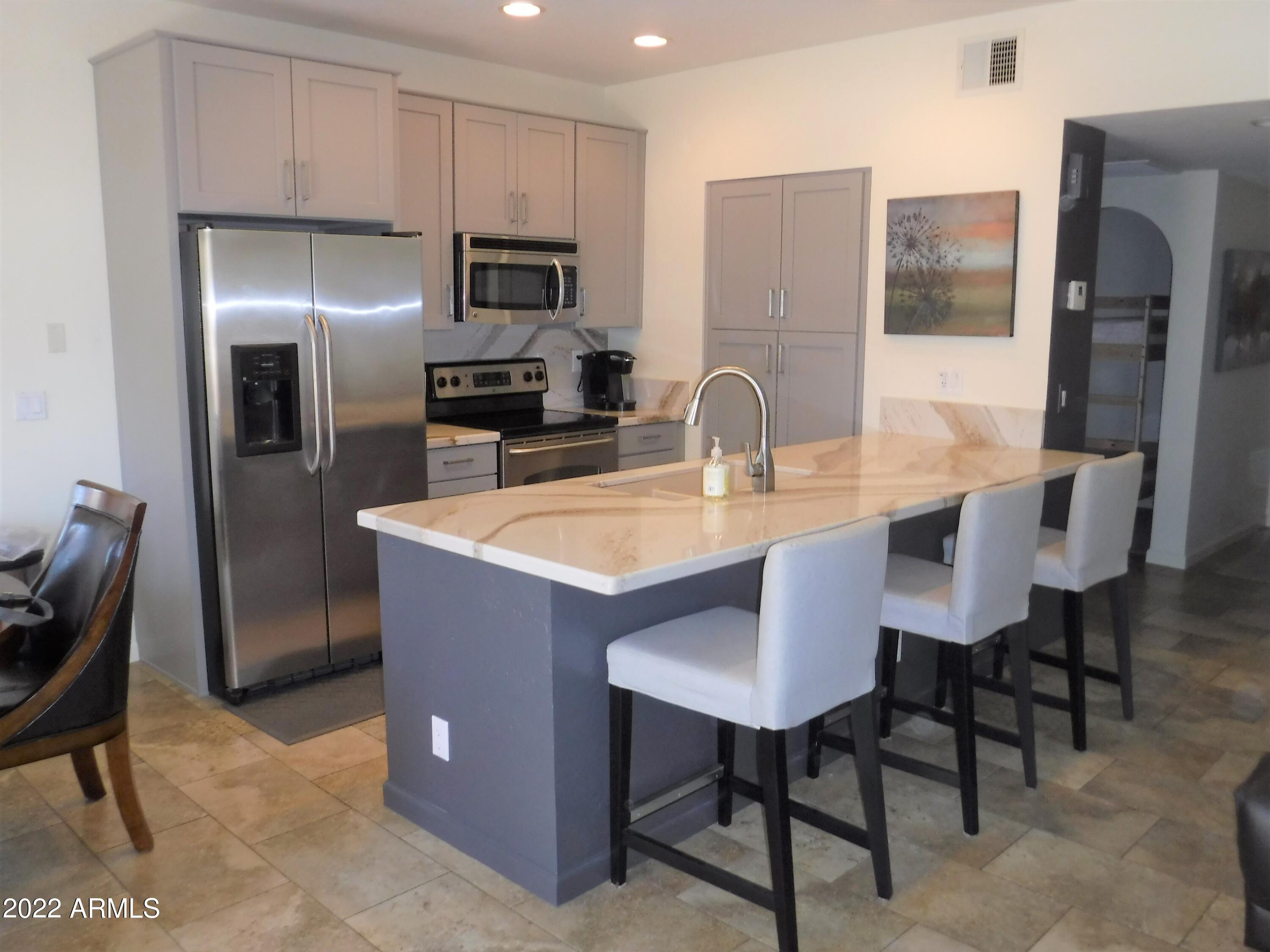 9705 E MOUNTAIN VIEW Road 1175