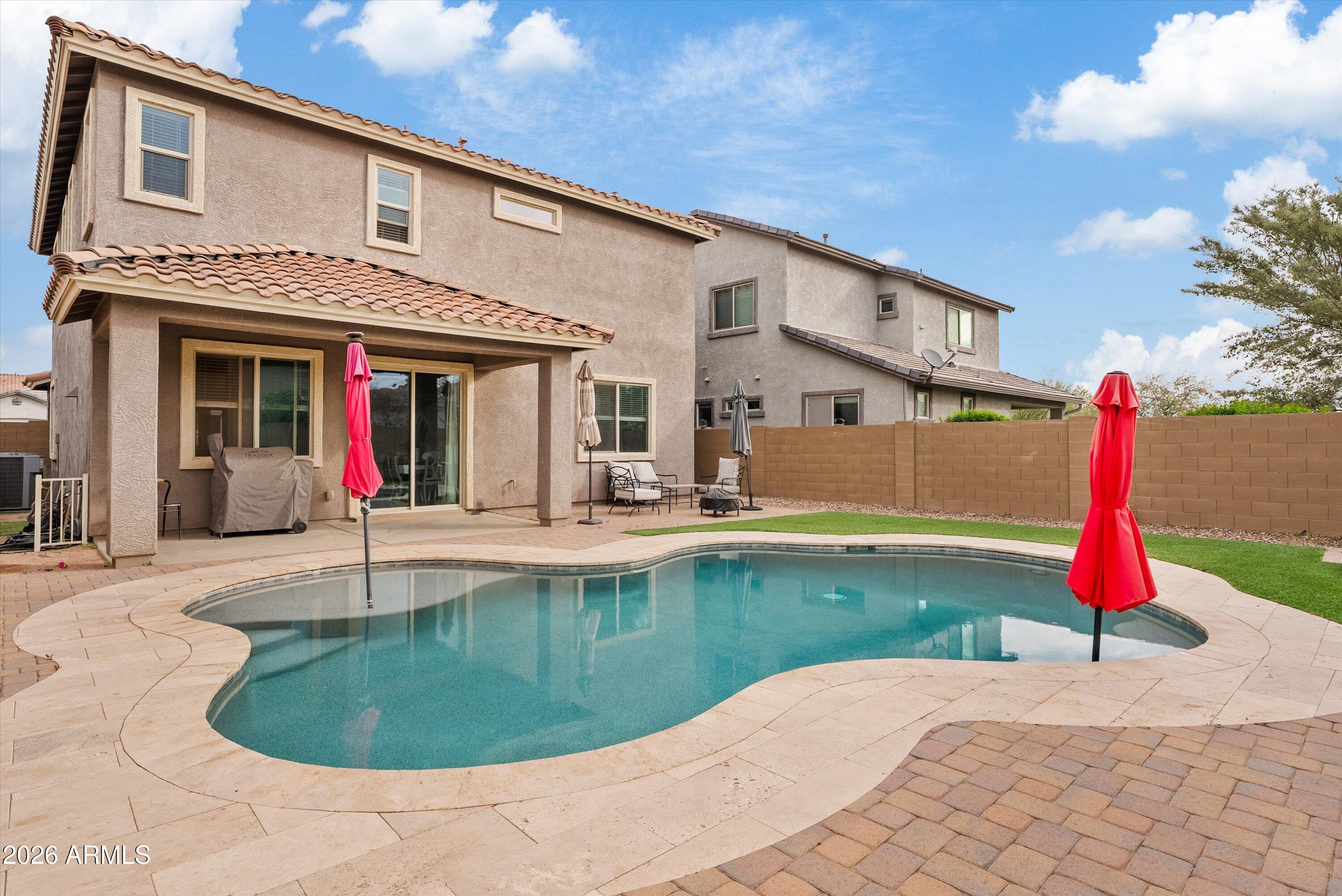 301 W STRIDING EDGE Drive