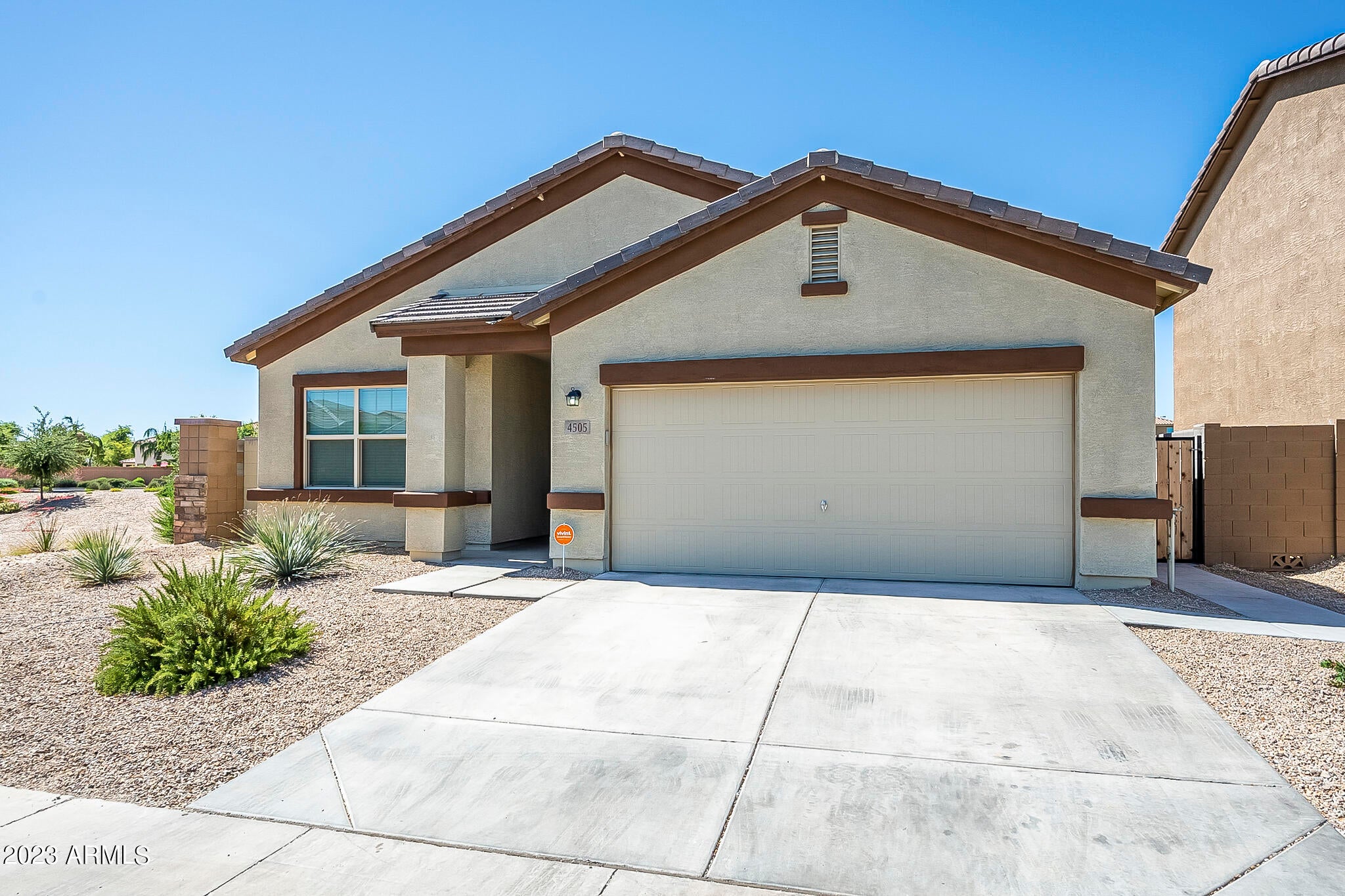 4505 W Saddlebush Way