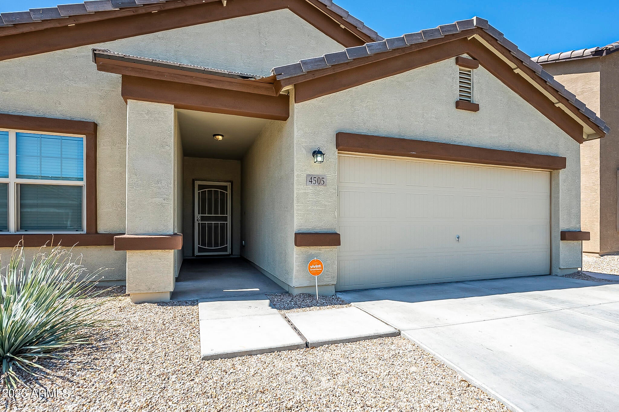 4505 W Saddlebush Way