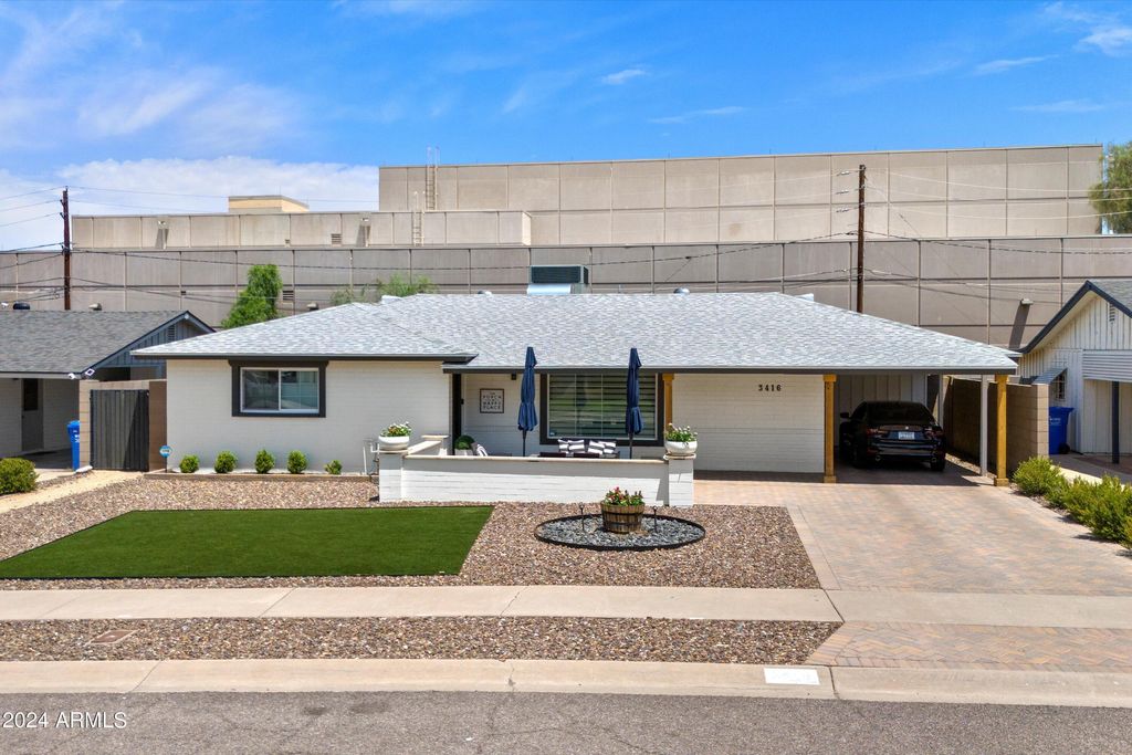 Photo of 3416 E Amelia Avenue, Phoenix, AZ 85018 (MLS # 6998447)