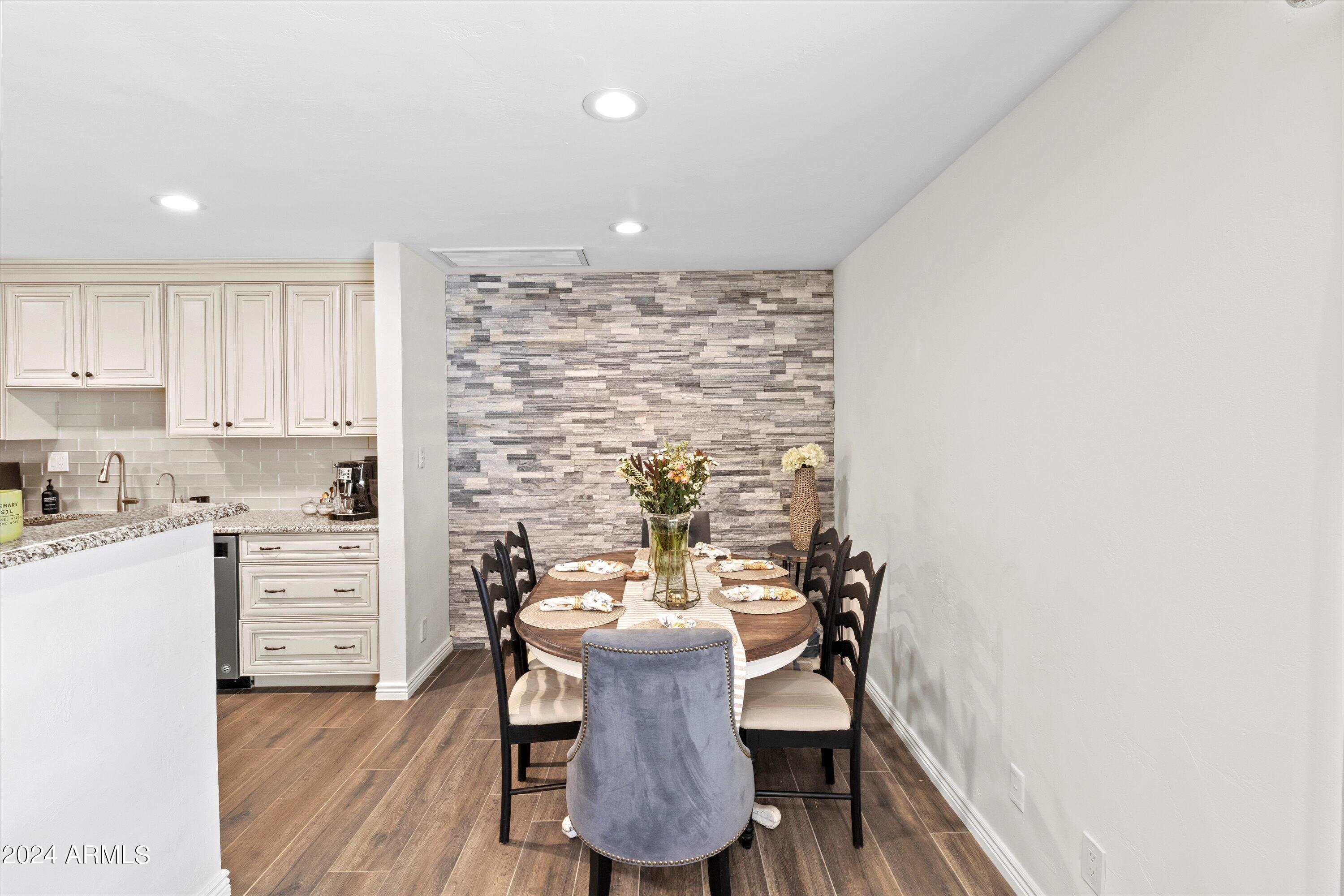 3416 E AMELIA Avenue