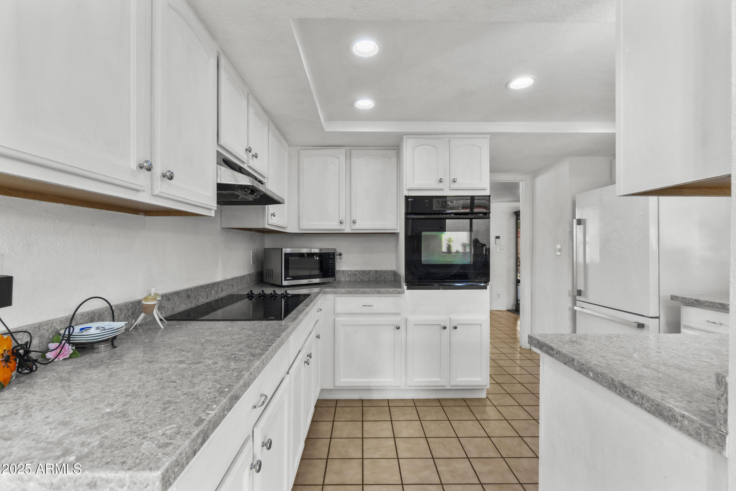 482 LEISURE WORLD --