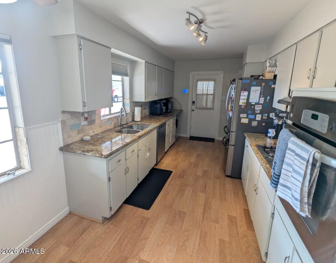 2240 W BERRIDGE Lane