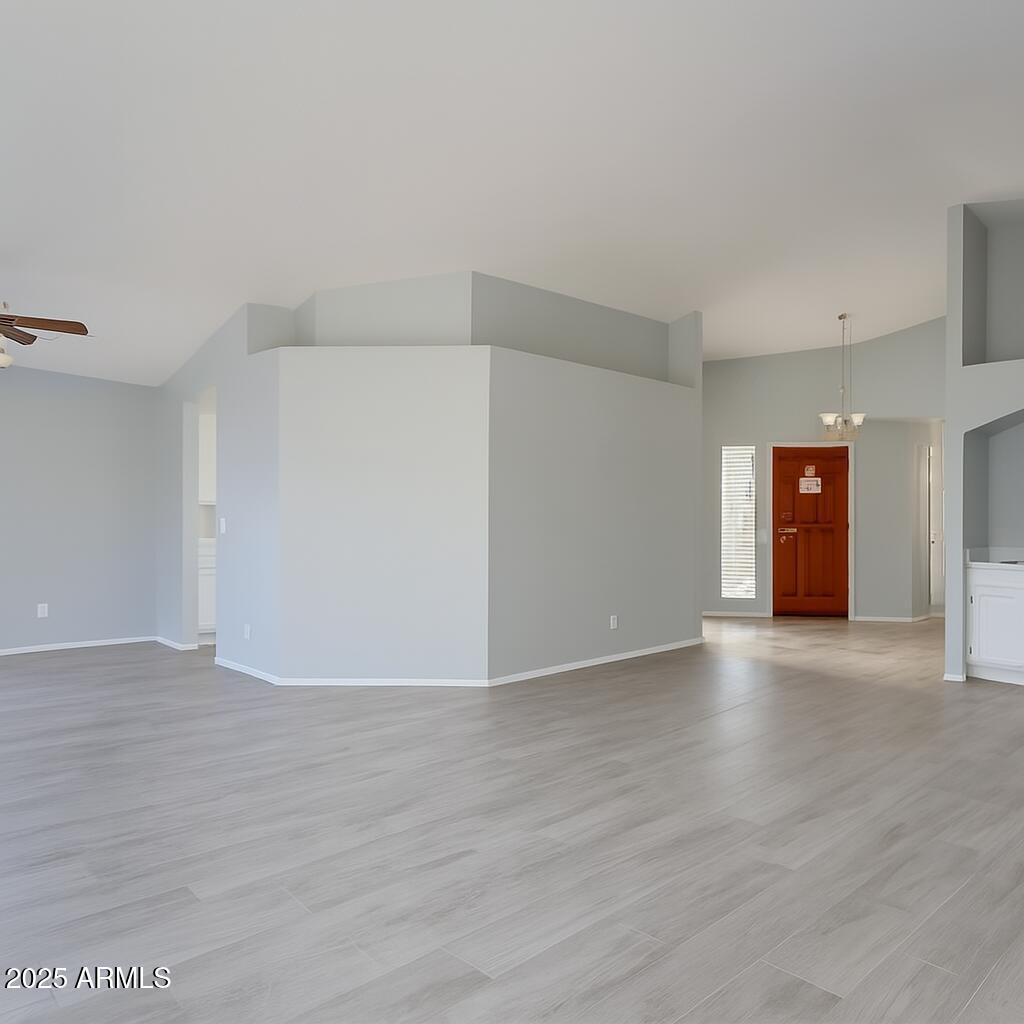 3711 N ROSEWOOD Avenue