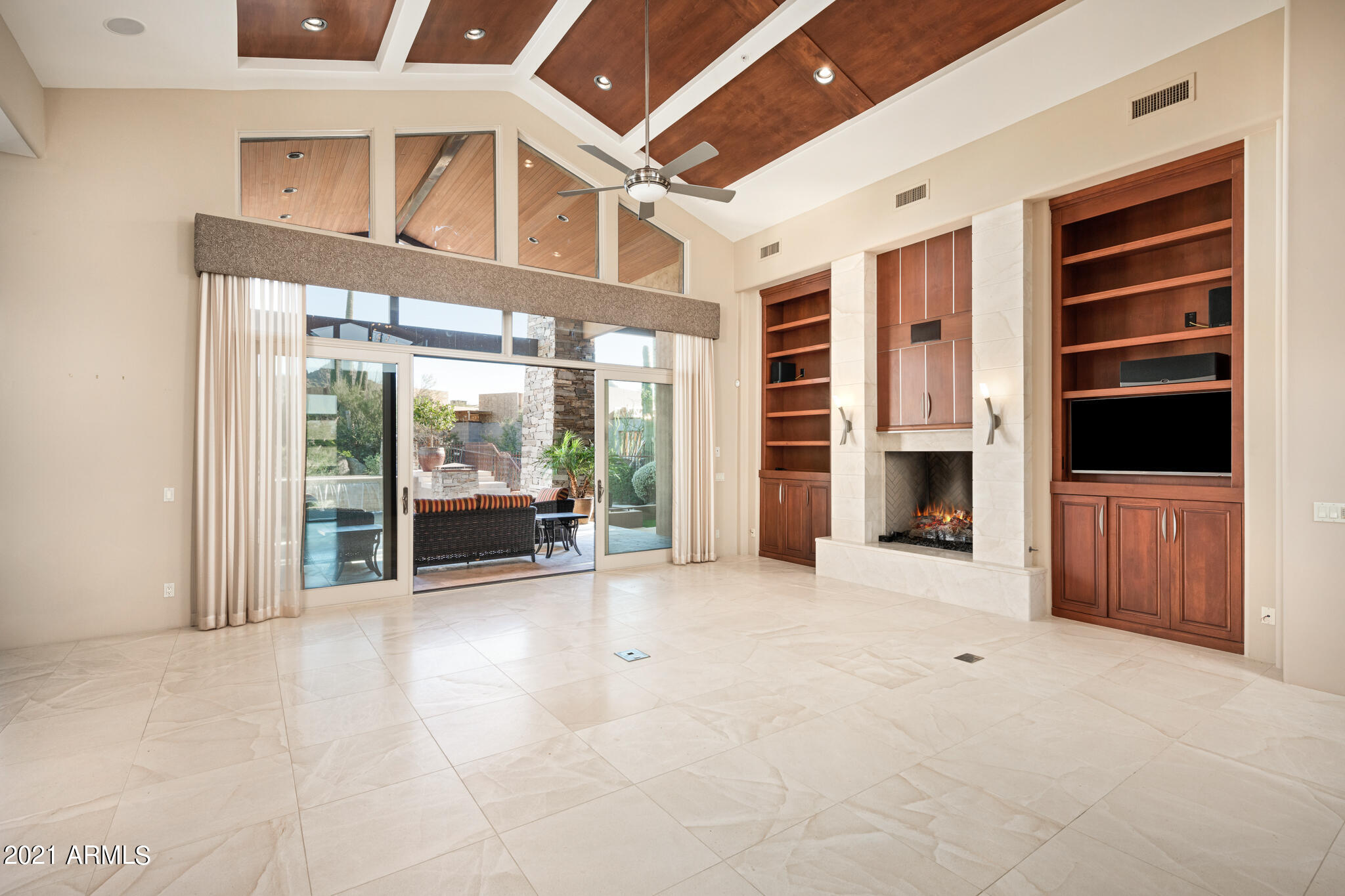 ESTANCIA - Residential