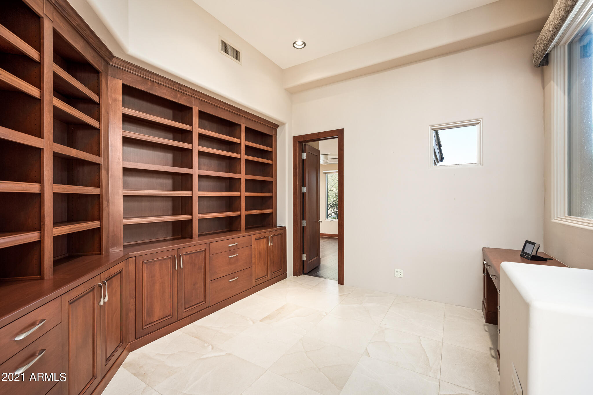ESTANCIA - Residential