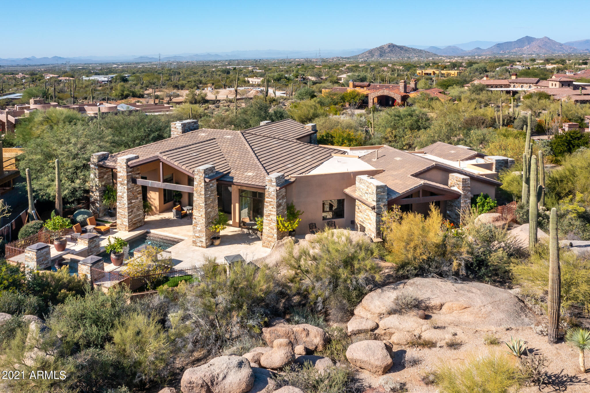 ESTANCIA - Residential