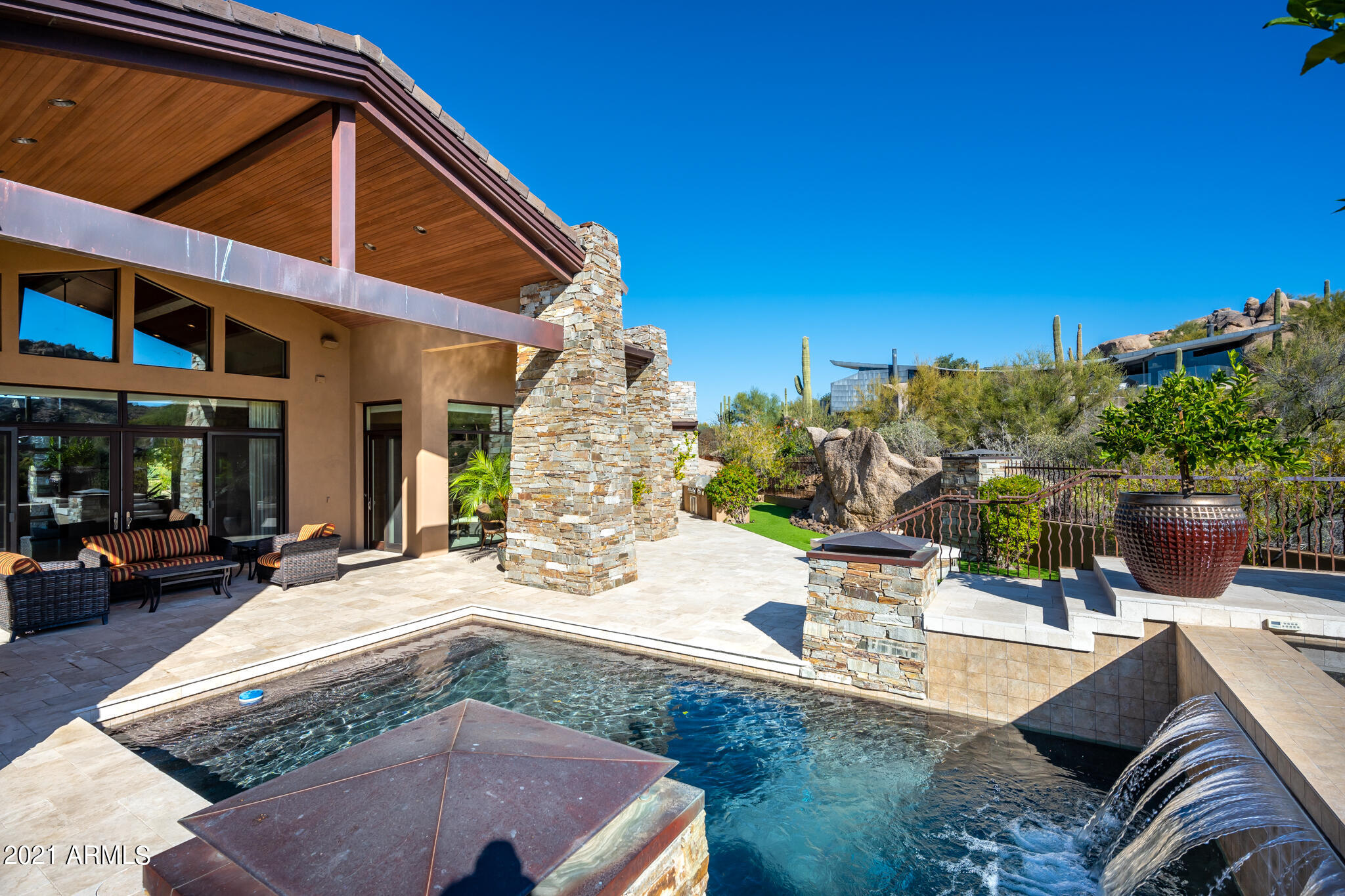 ESTANCIA - Residential