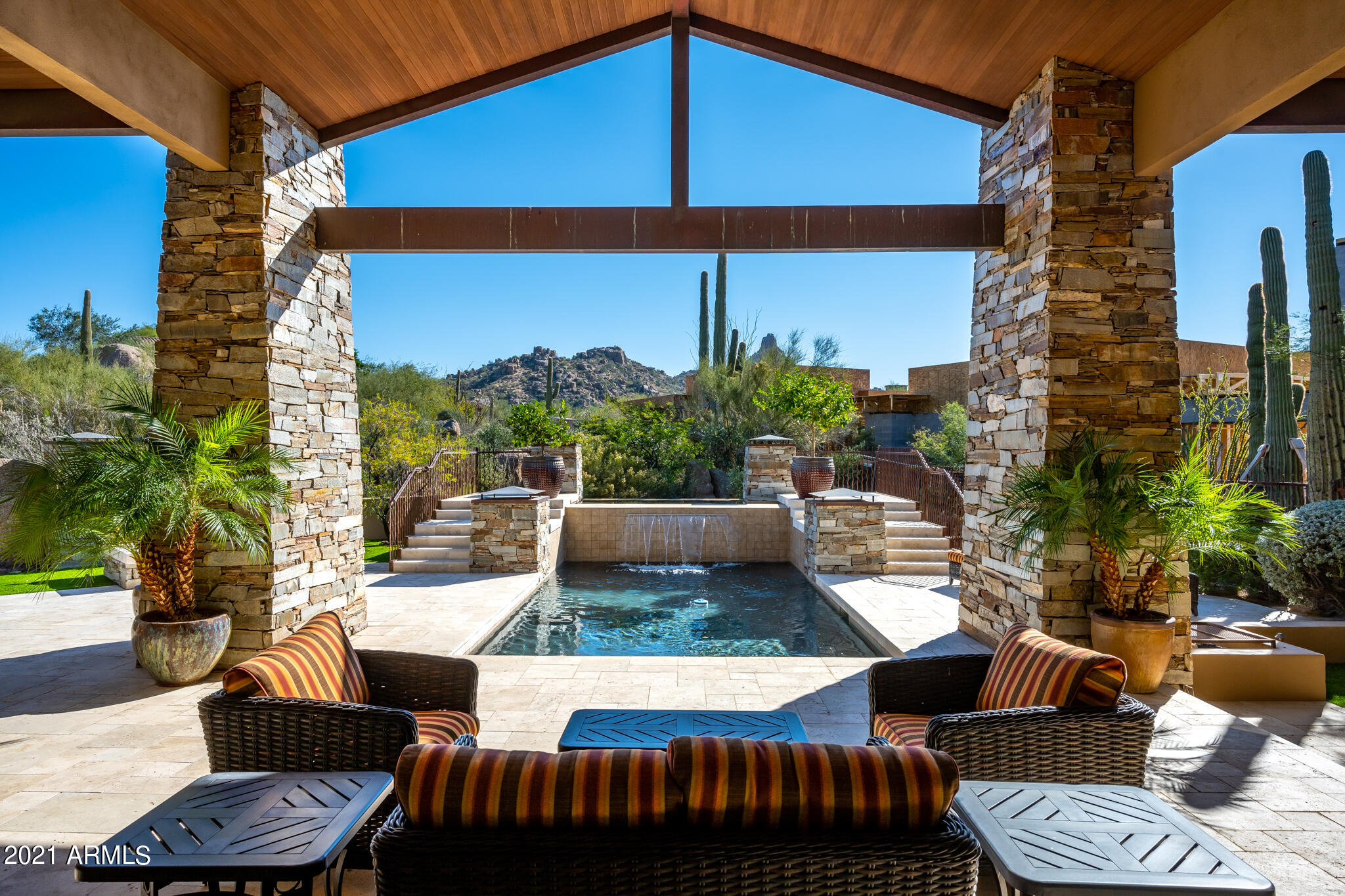 ESTANCIA - Residential