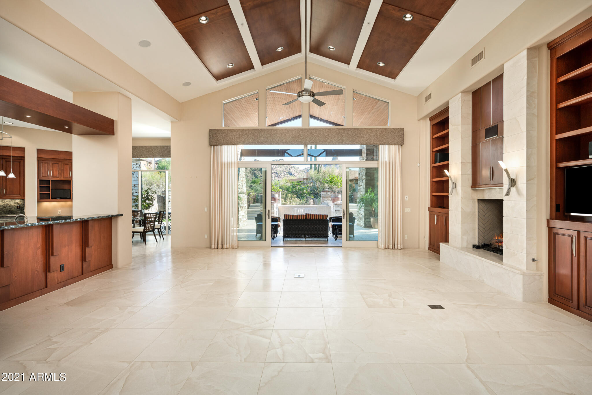 ESTANCIA - Residential
