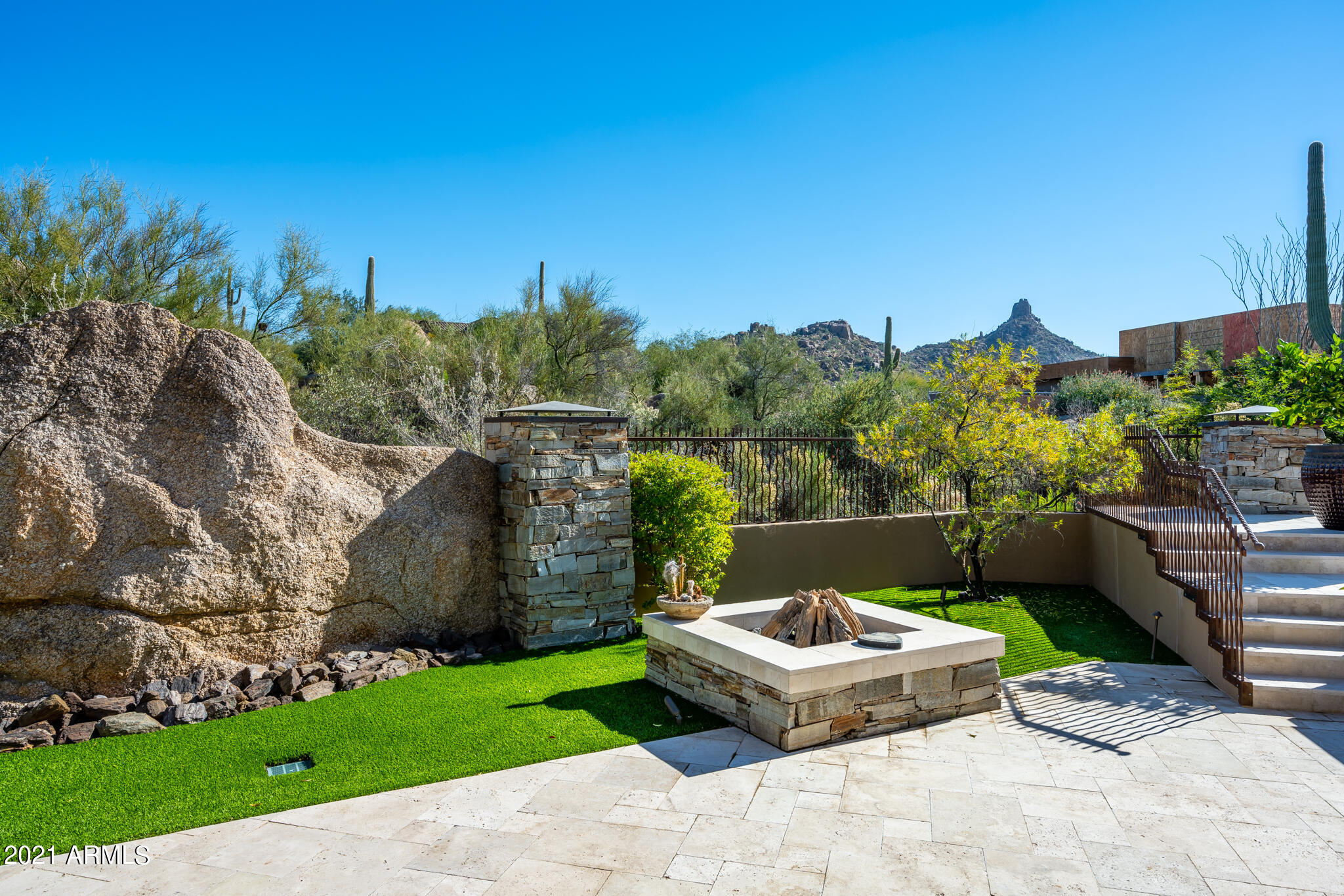 ESTANCIA - Residential