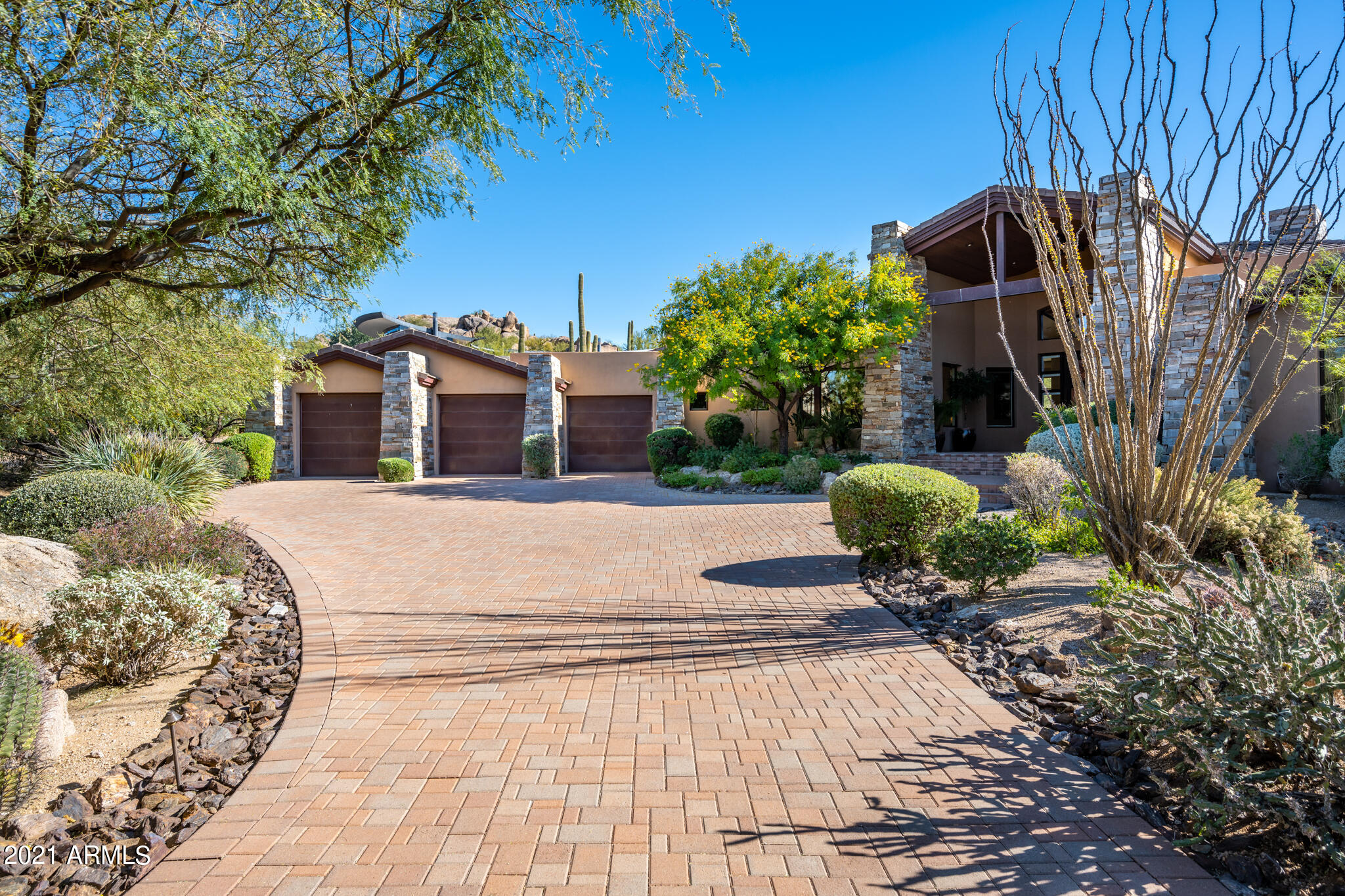 ESTANCIA - Residential