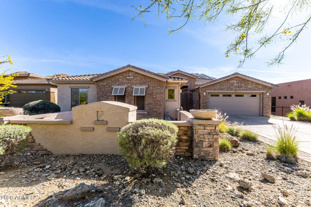 Photo of 10312 S 16th Drive, Phoenix, AZ 85041 (MLS # 7001724)