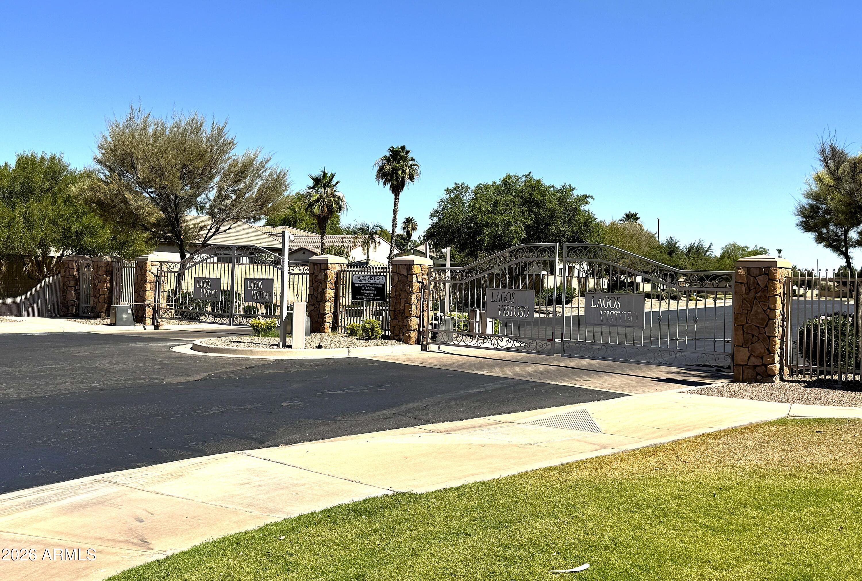 627 E La Costa Drive