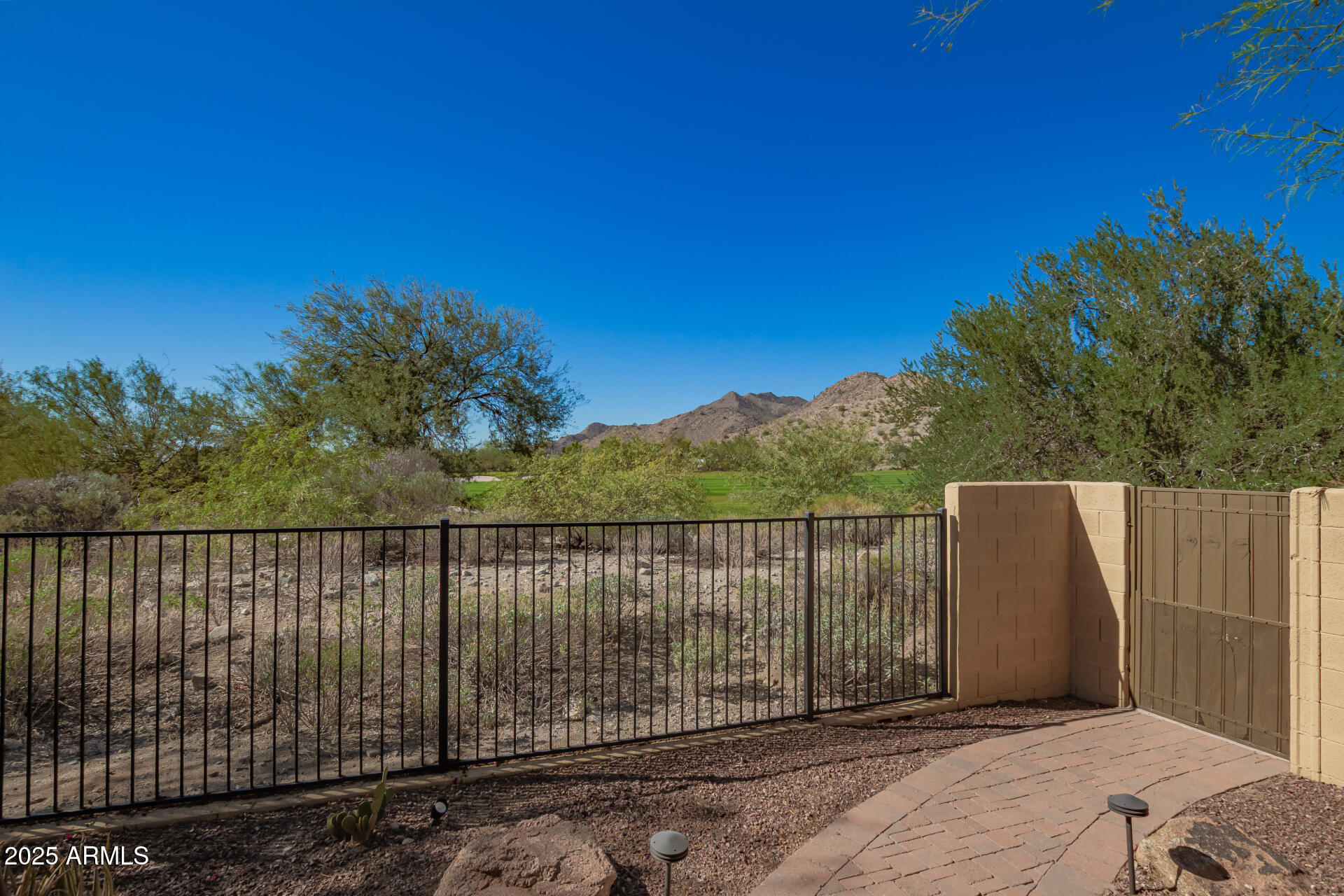 3554 N HOOPER Street